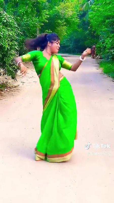 Bengali village girl hot shorts