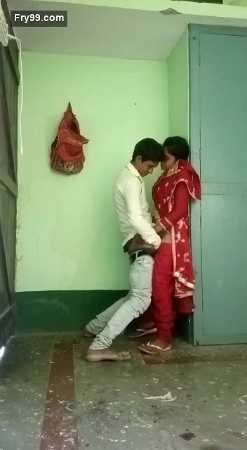 Desi lover try to fuck