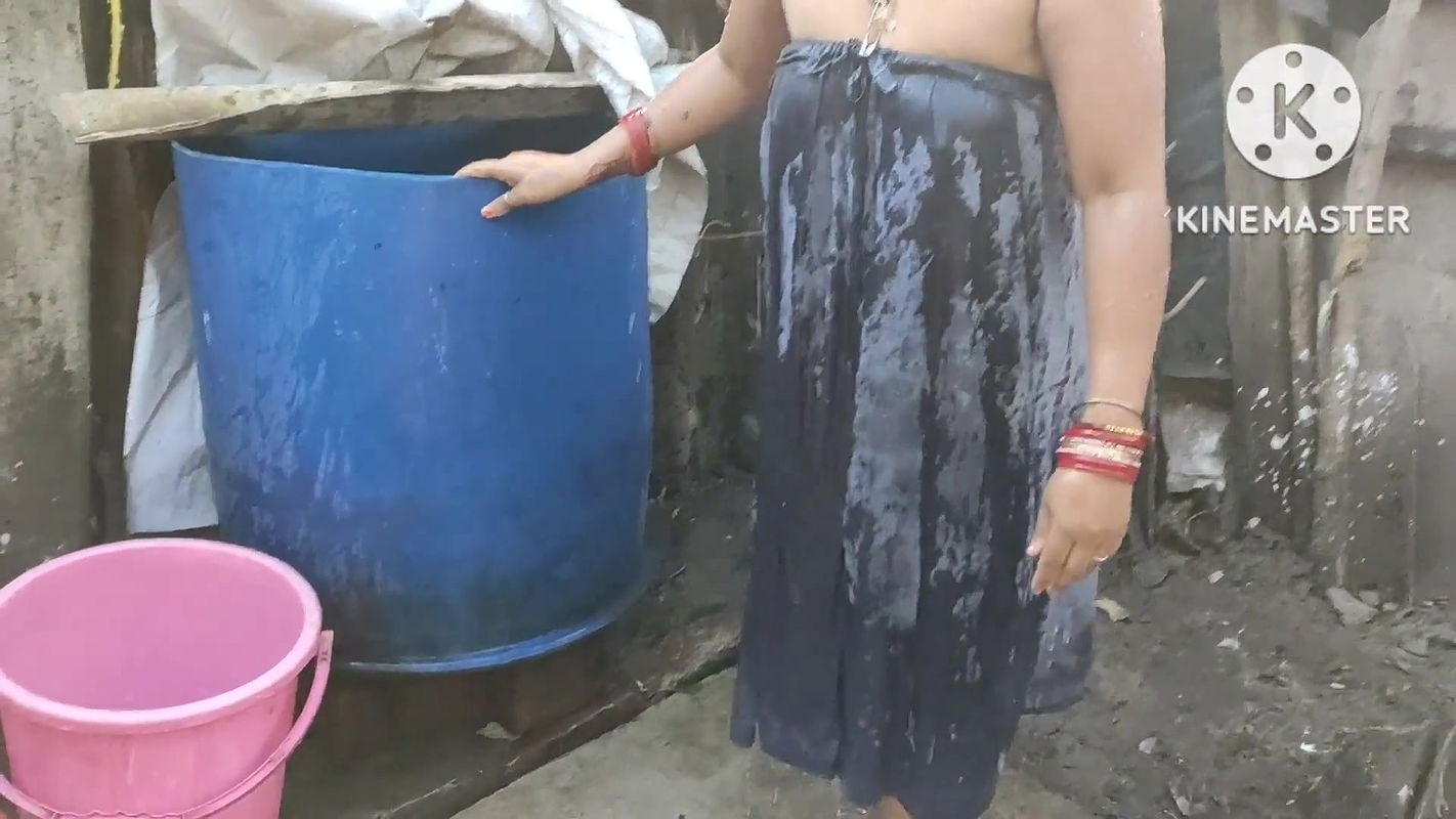 Anita Yadav bathing with cold water