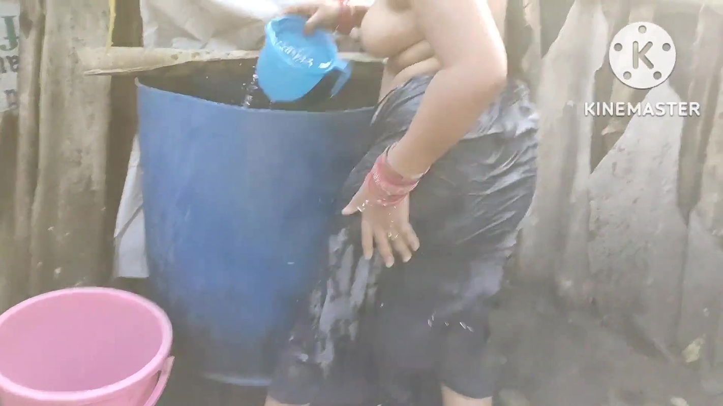 Anita Yadav bathing with cold water