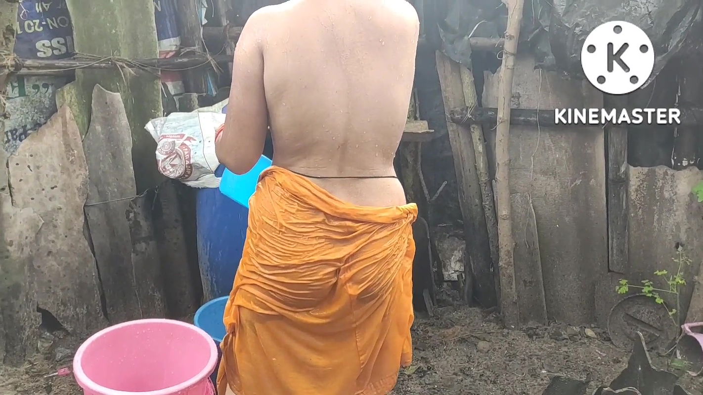 Anita Yadav bathing in indian style