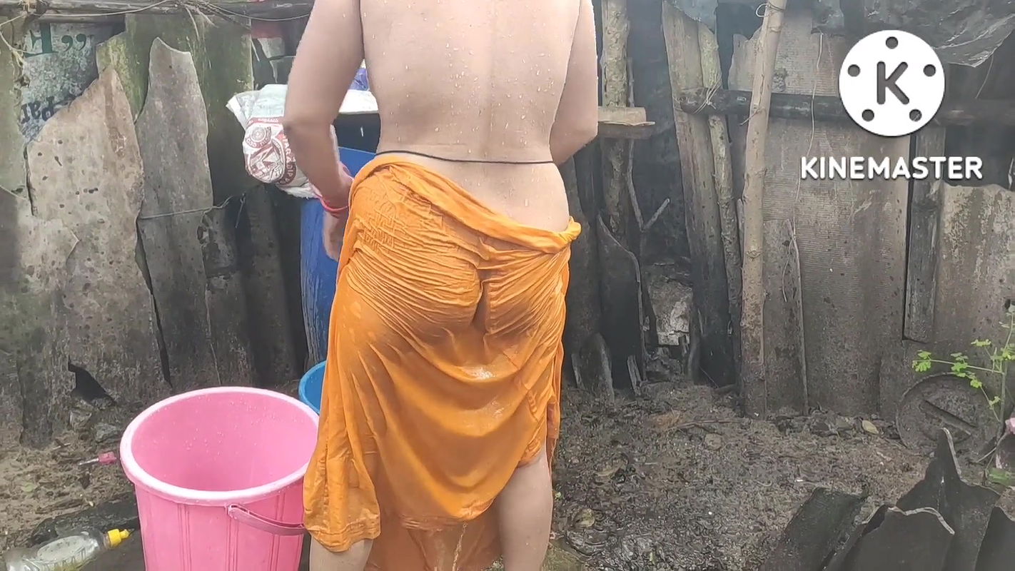 Anita Yadav bathing in indian style