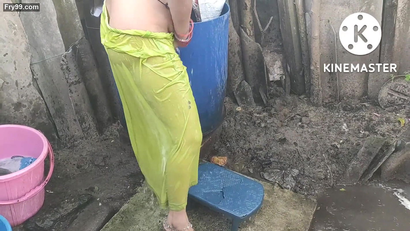 Indian house wife hot style