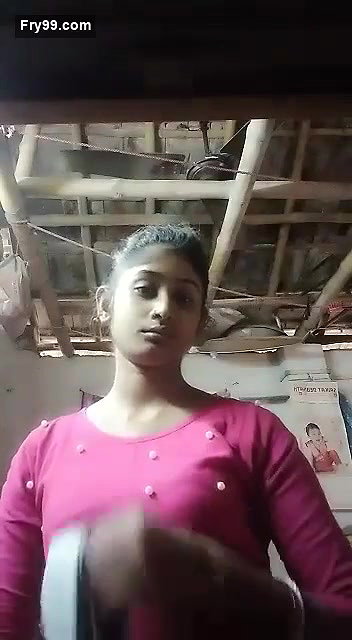 Desi village bhabi show her boobs