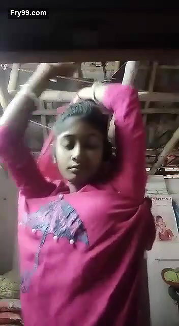 Desi village bhabi show her boobs