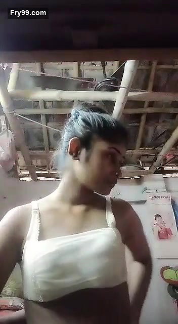 Desi village bhabi show her boobs