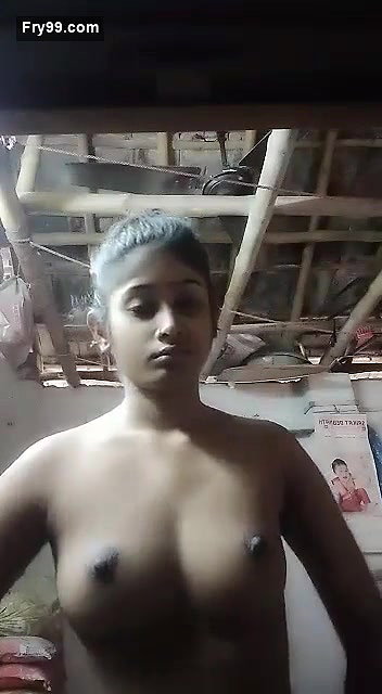 Desi village bhabi show her boobs