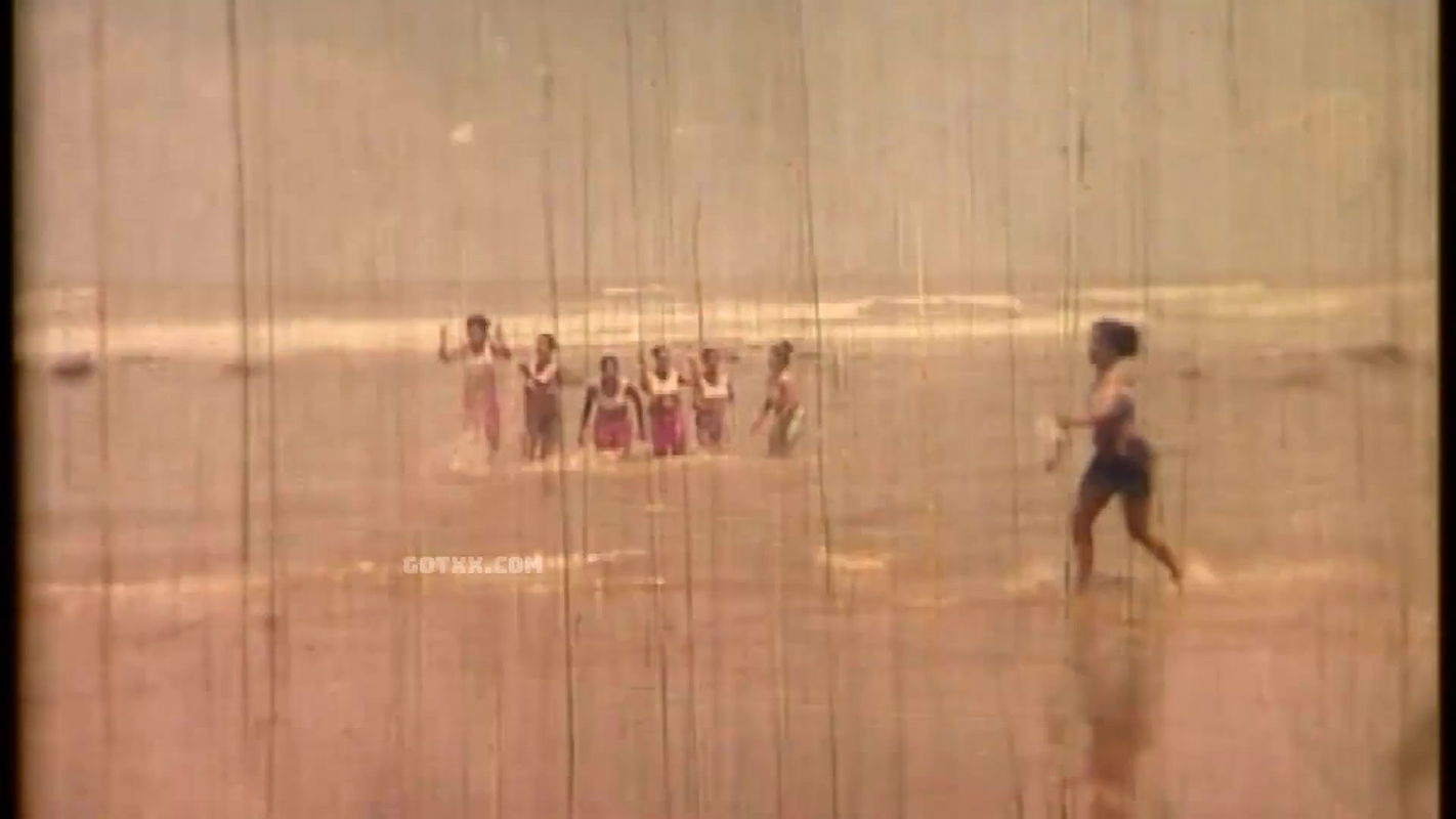 Amar eii vora joubon- mohila hostel, origin gunda o police