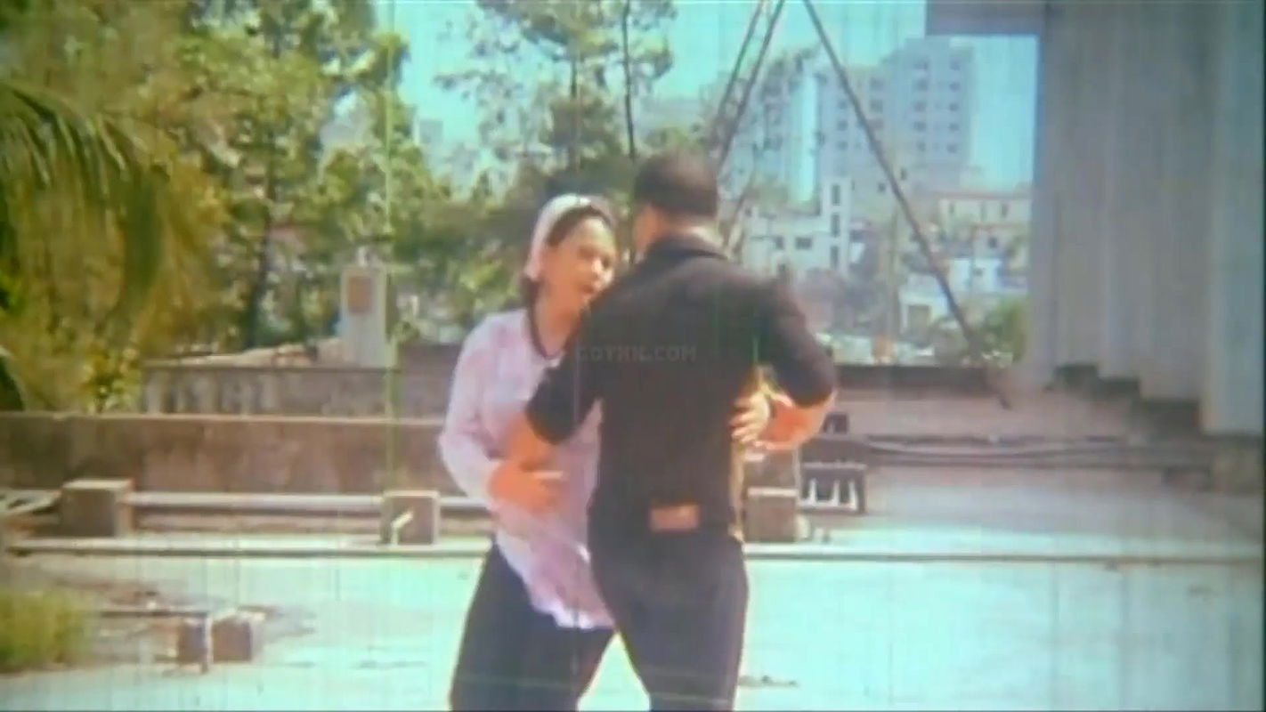 Kache kache acho tubo tomay by munna and boby- mohila hostel