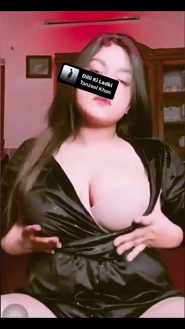 Sexy Girl Teasing And Fingering