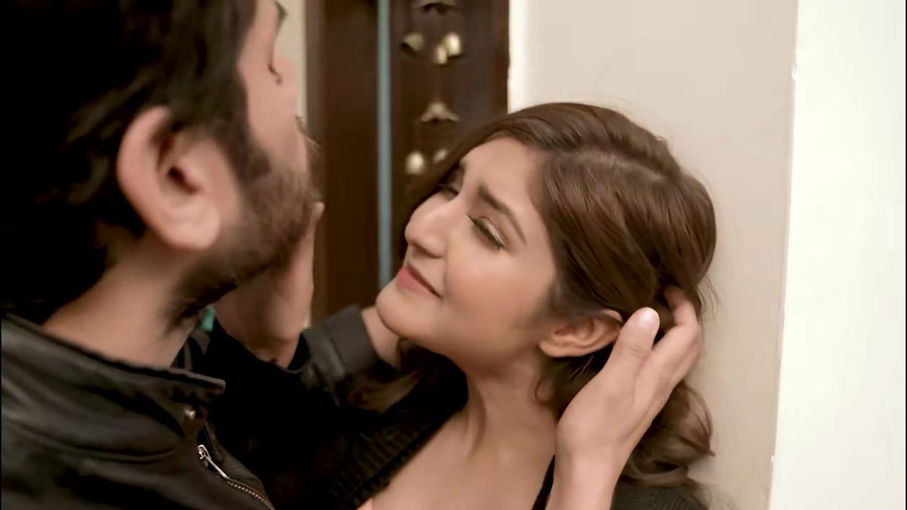 Lene Ke Dene (2021) UNRATED 720p HEVC HDRip WOOW Originals Hindi Short Film