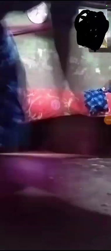 Village Bhabi Shaving Pussy