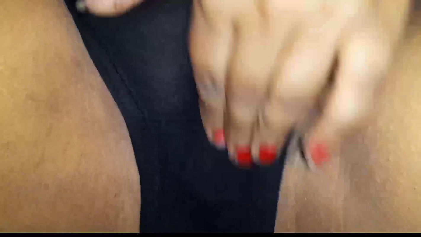 New hot wife showing boobs n pussy