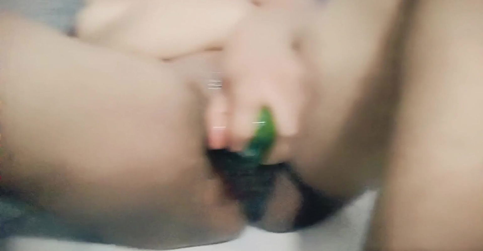 Bangladeshi hot girl sex with cucumber.Bengali housewife.