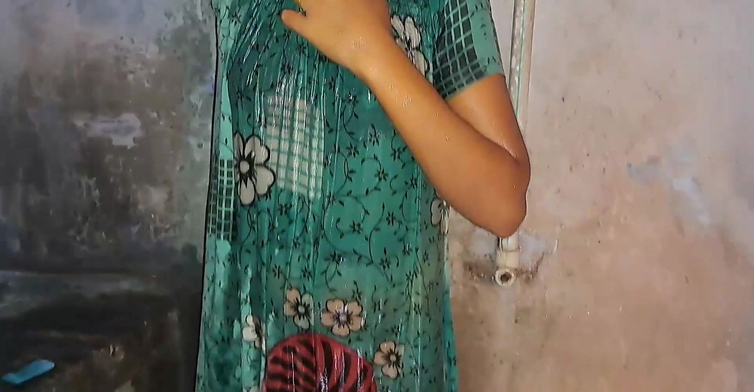 Desi step sister bathroom Romance  Fack in Indian Couples