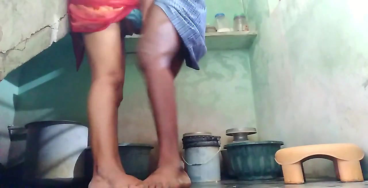 priyanka aunty doggy style in bathroom