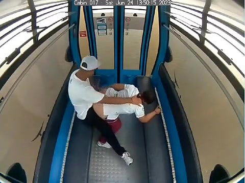 security cameras catches dumb girlfriend sexing in aerial cable car