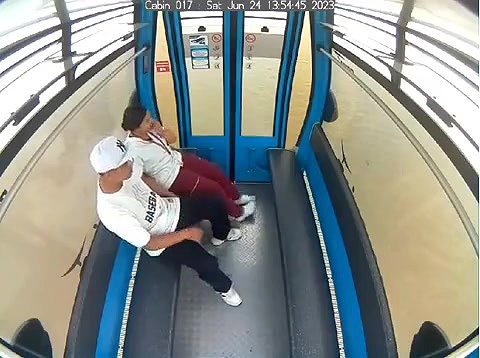 security cameras catches dumb girlfriend sexing in aerial cable car