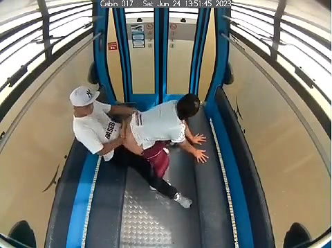 security cameras catches dumb girlfriend sexing in aerial cable car