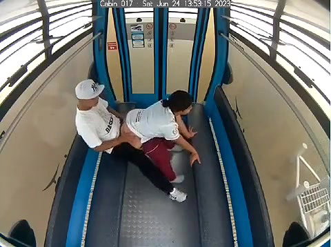security cameras catches dumb girlfriend sexing in aerial cable car