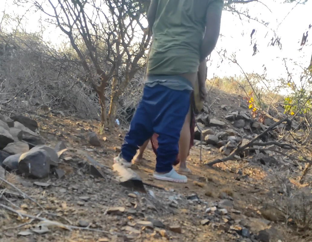 Desi aunty outdoor sex with boy