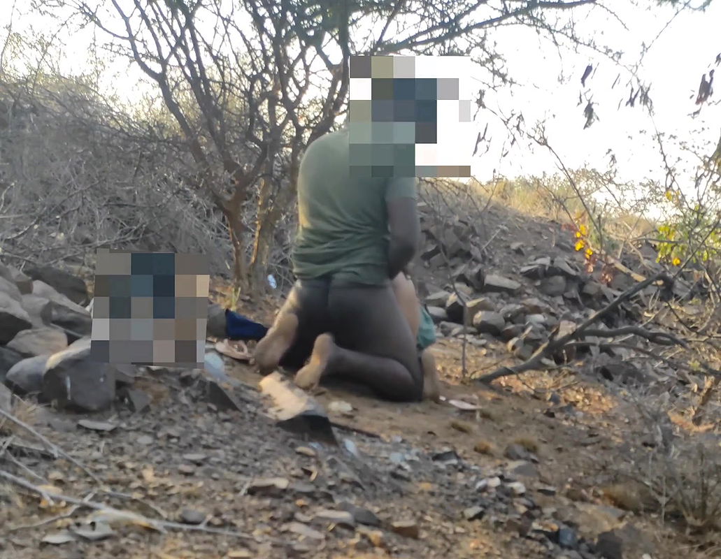 Desi aunty outdoor sex with boy