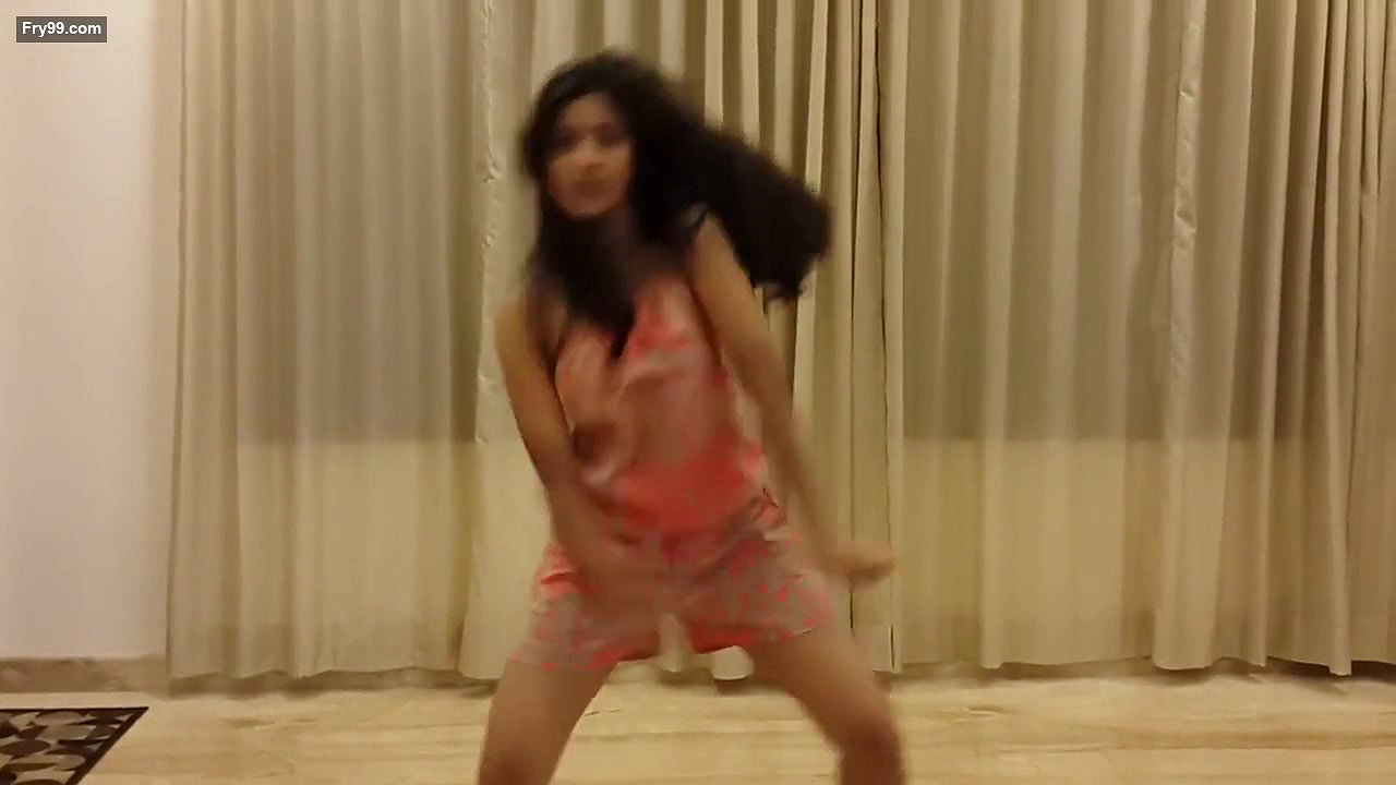 Sexy Dance Of Indian Babe – Movies
