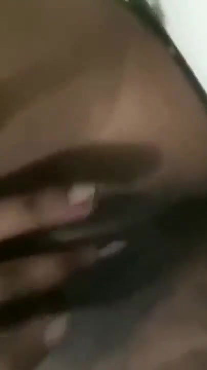 Bhabi Showing And Fingering