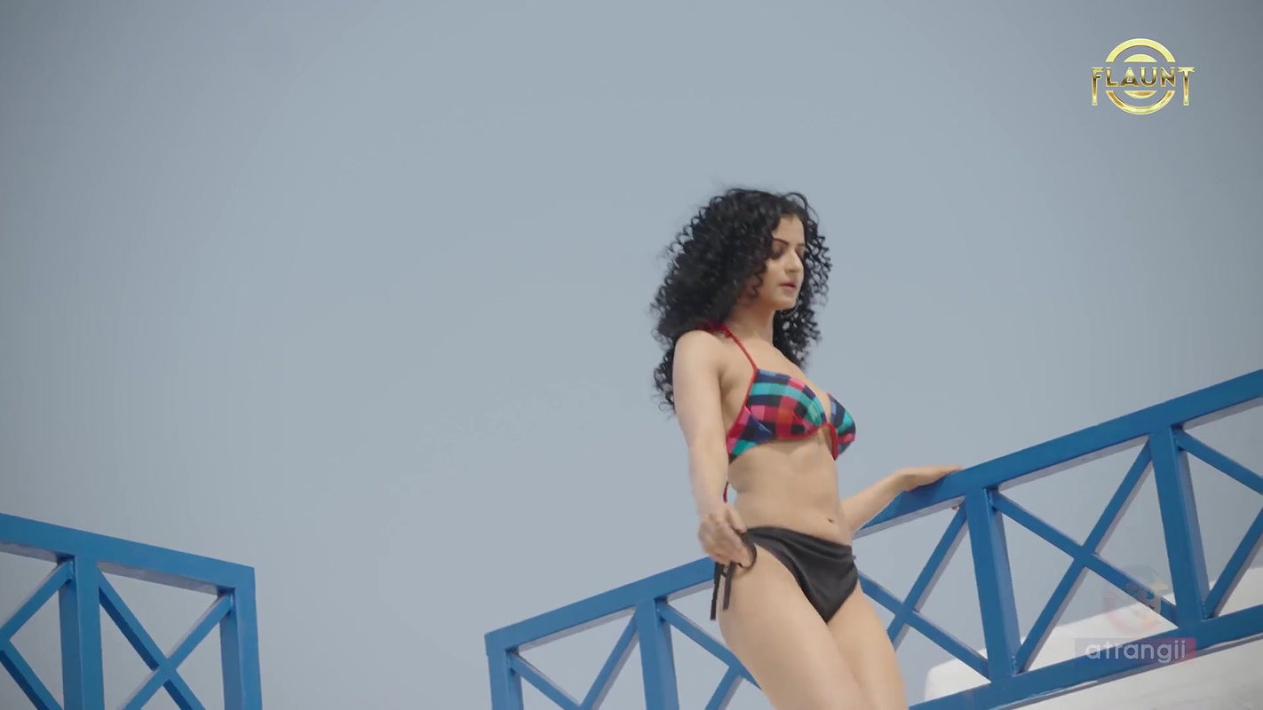 Iconic Ishita – Senorita