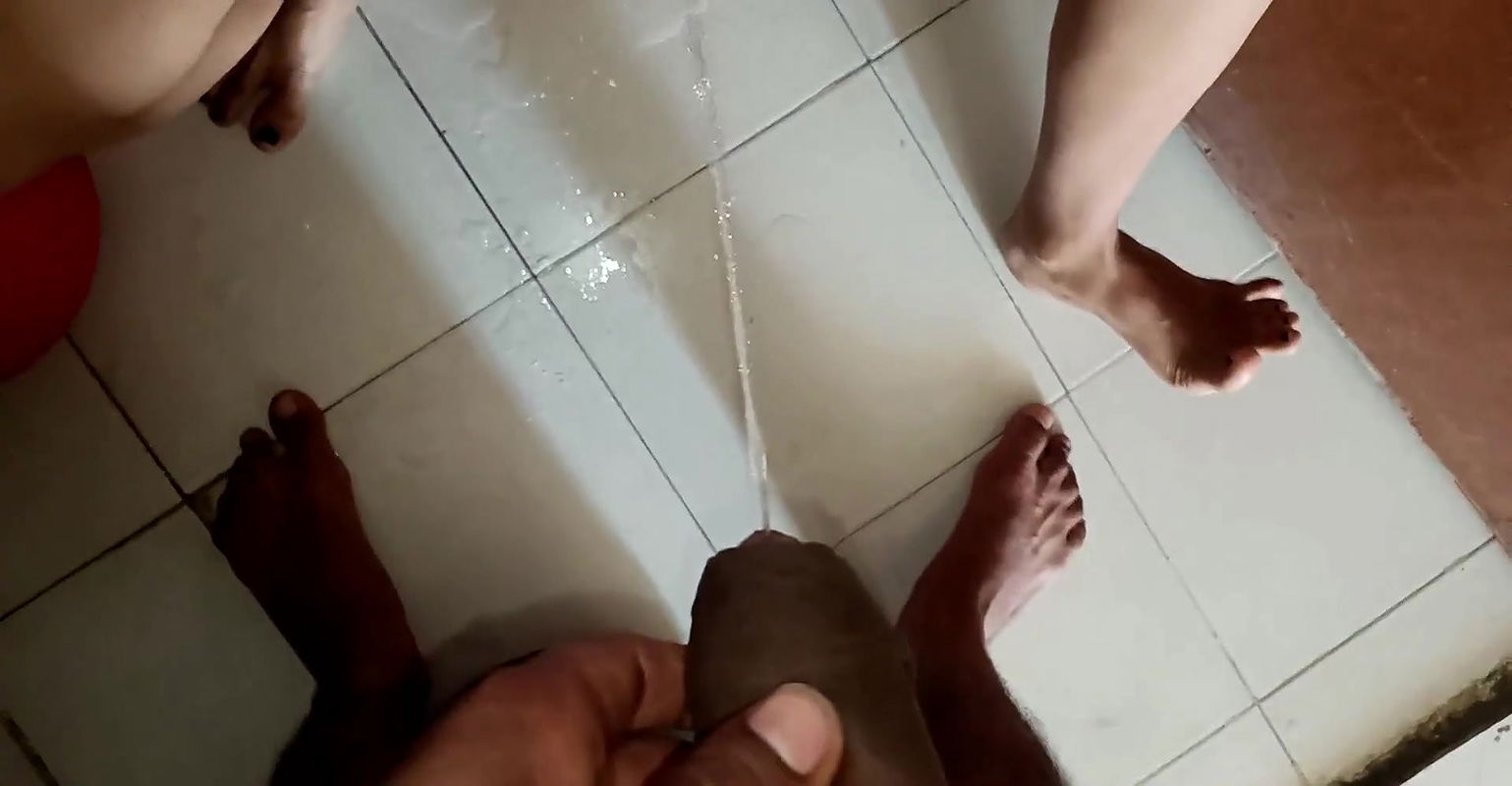 Indian Husband Pissing On Wife Beautiful Pussy In Bathroom