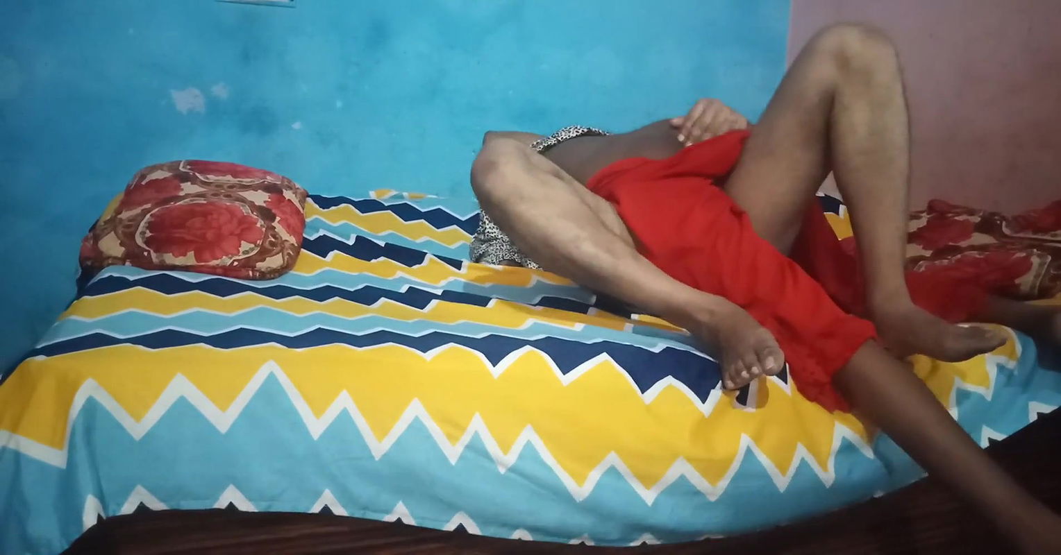 Stepsister got seduced and started masturbating after seeing her step brother