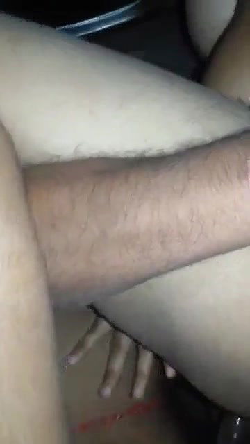 South Delhi Girl Painful Fucked by Boyfriend in Car Loud Moaning & Saying “Itni Jor Se Nahi”