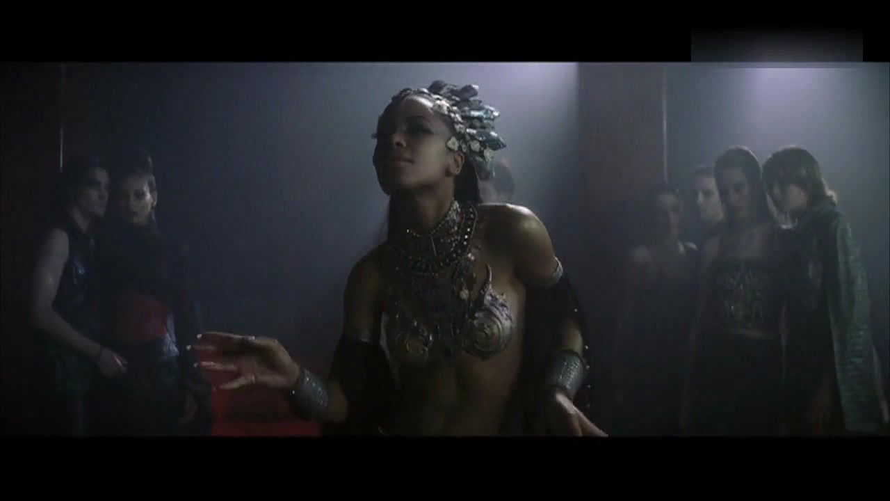 Aaliyah – Queen of the Damned