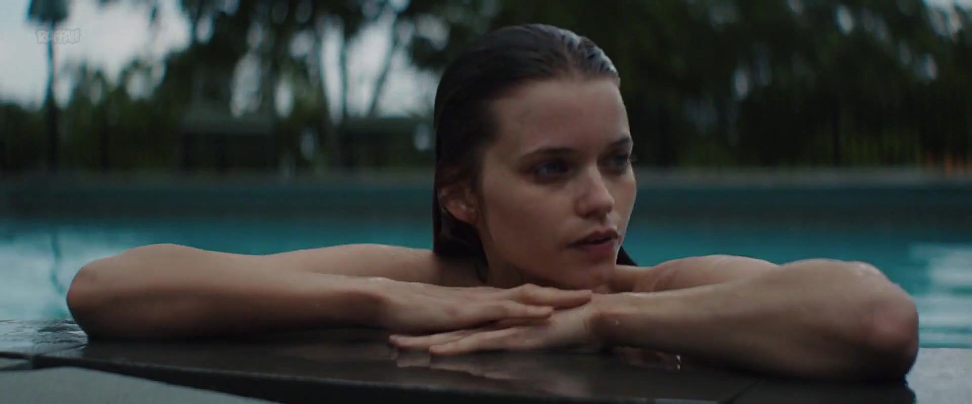 Abbey Lee Kershaw – welcome the stranger