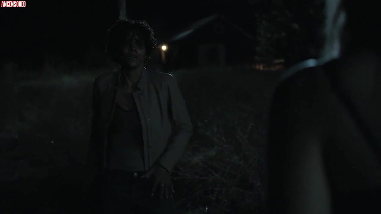 Abigail Breslin – The Call