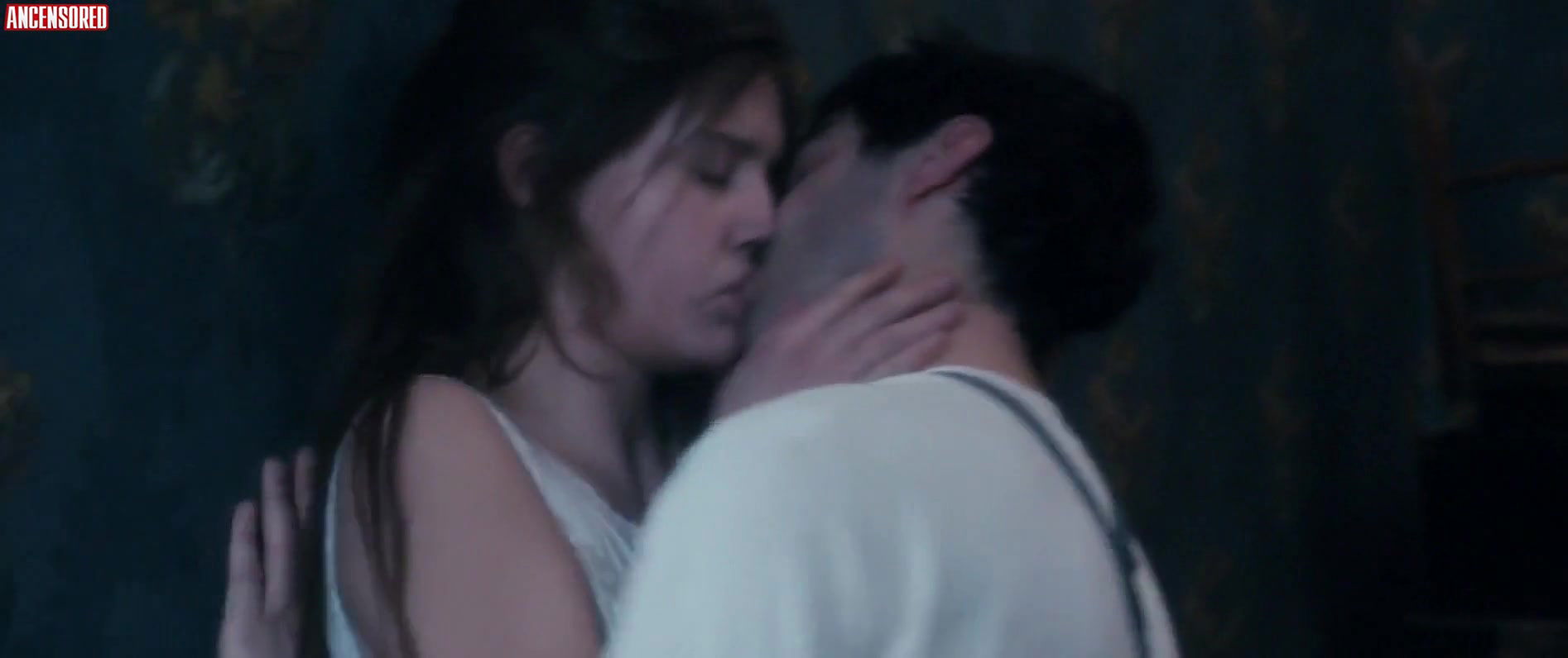 adele exarchopoulos – les anarchistes