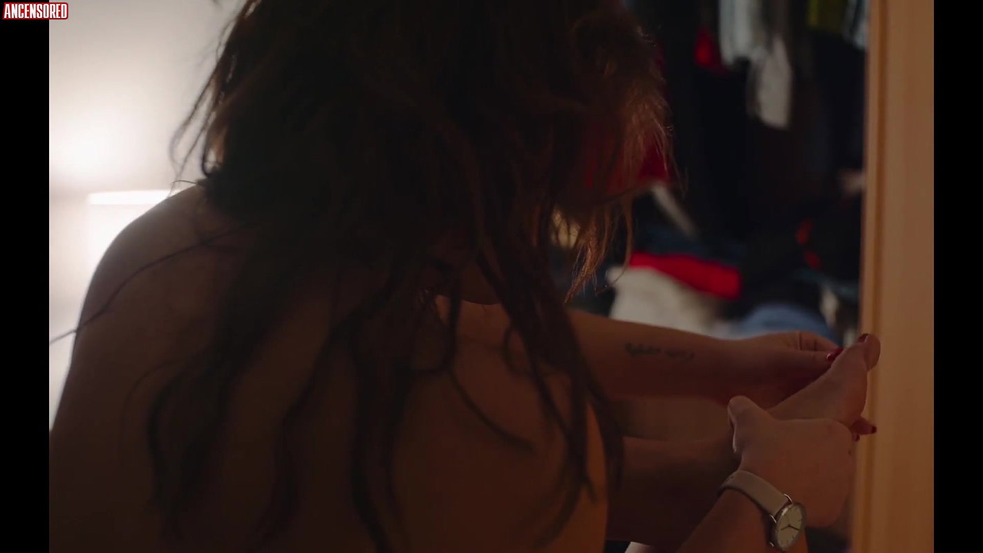 adele exarchopoulos – zero fucks given