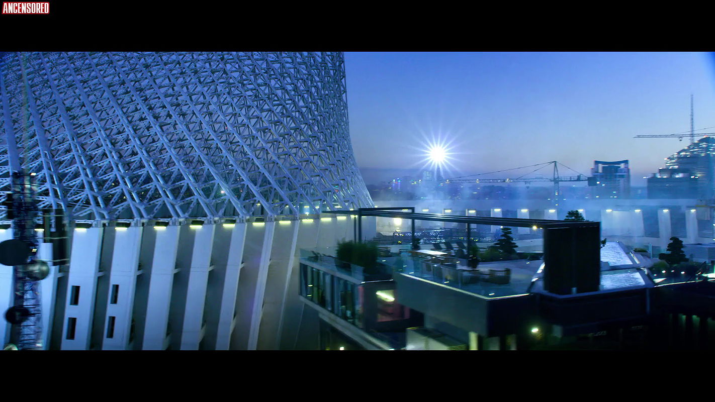 Adria Arjona – 6 underground