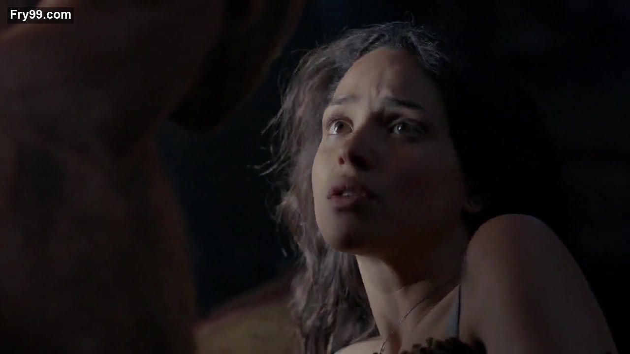 Adria Arjona – emerald city