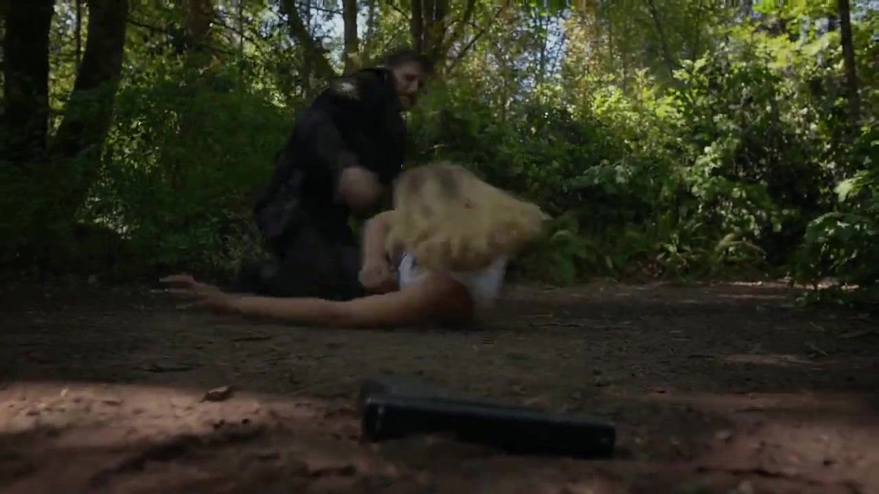 Adrianne Palicki – swat under siege