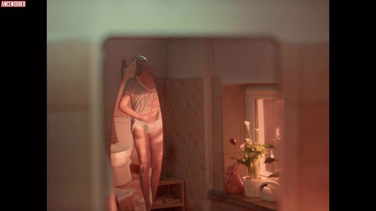 Agata Buzek – erotica 2022