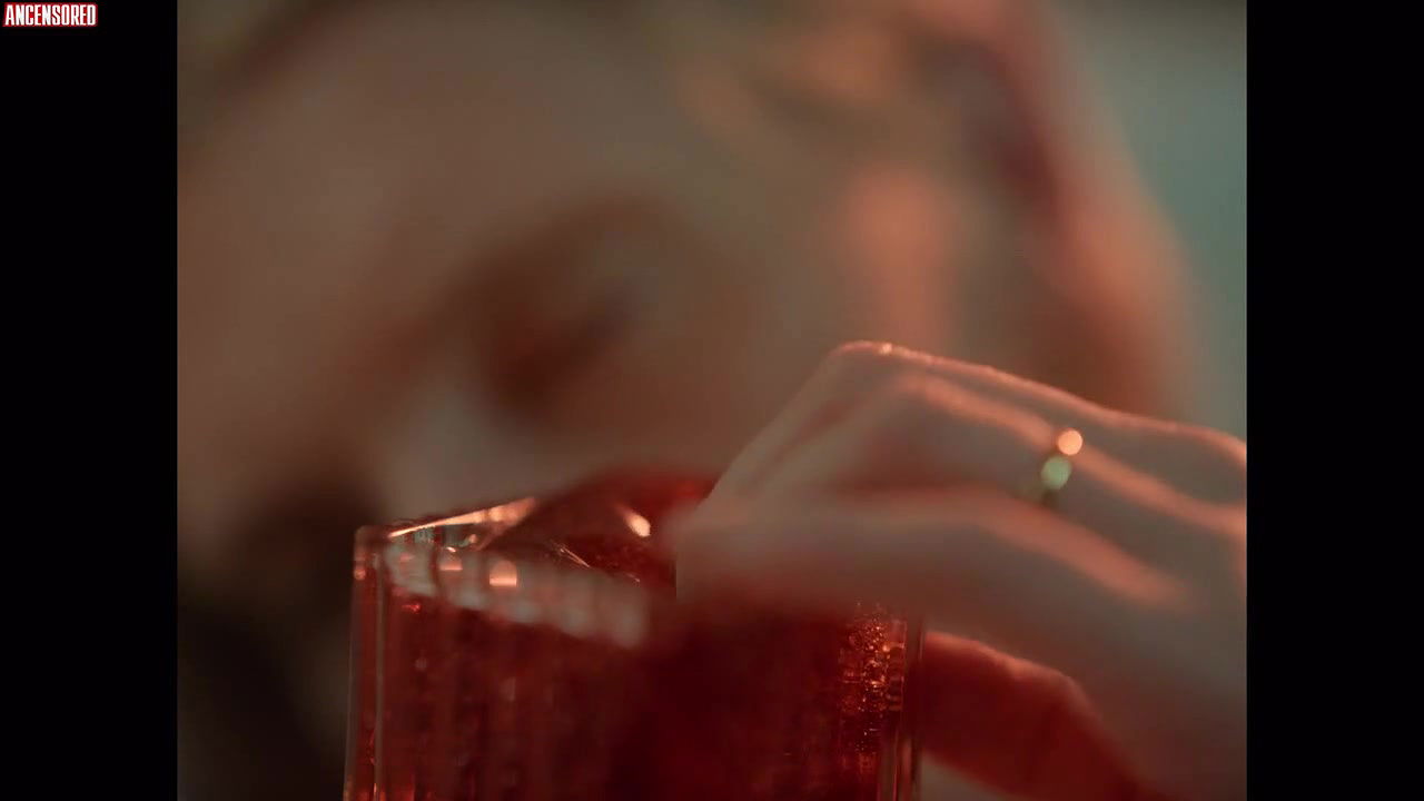 Agata Buzek – erotica 2022