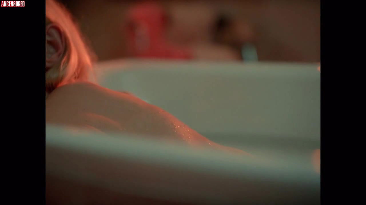 Agata Buzek – erotica 2022