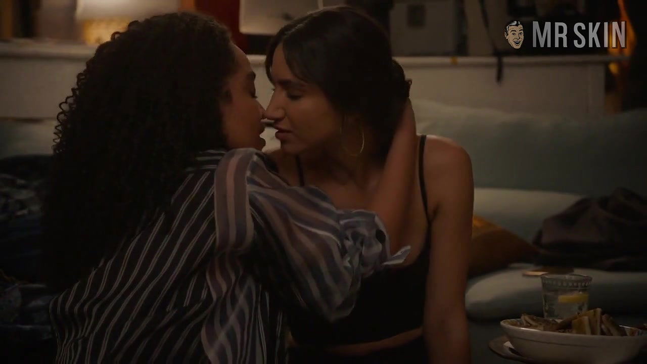 aisha dee – the bold type