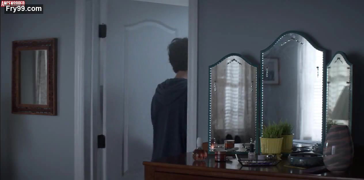 aisling bea – living with yourself