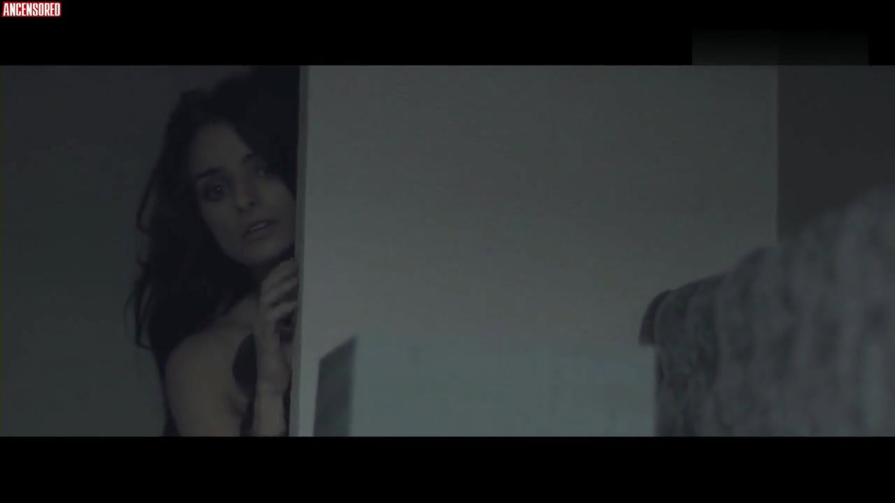 Aislinn Derbez – a la mala