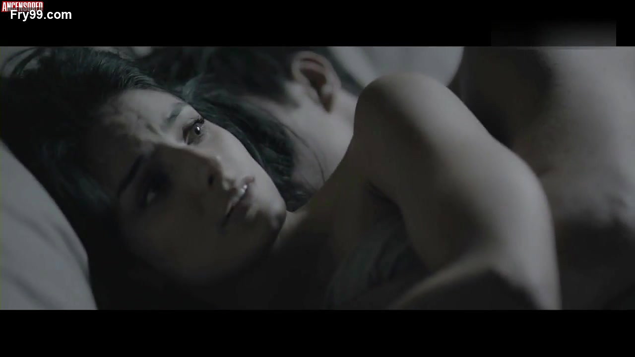 Aislinn Derbez – a la mala