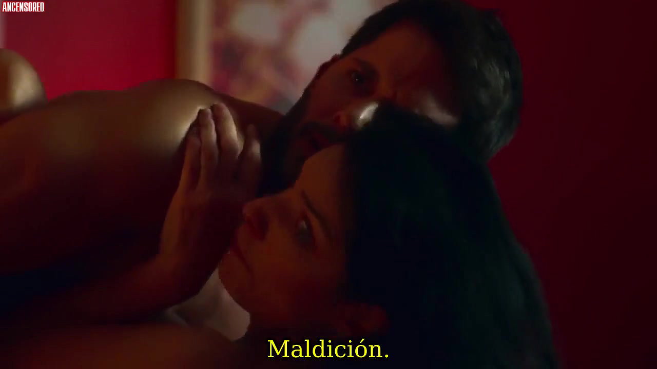 Aislinn Derbez – la casa de las flores
