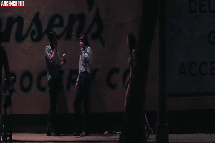 alana haim – licorice pizza