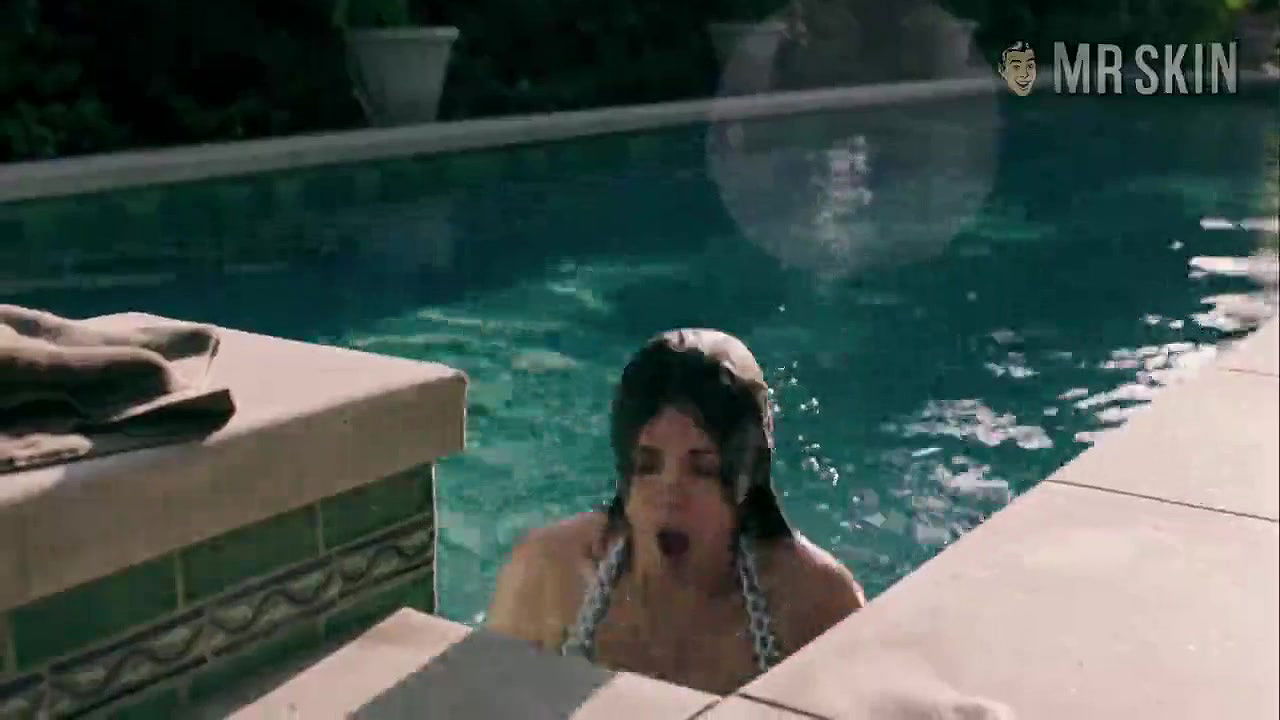 Alanna Ubach – Hand of God